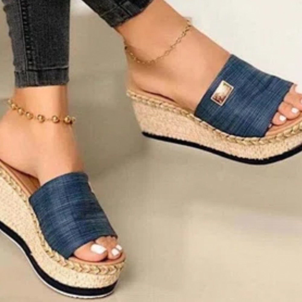 Wedge shoes